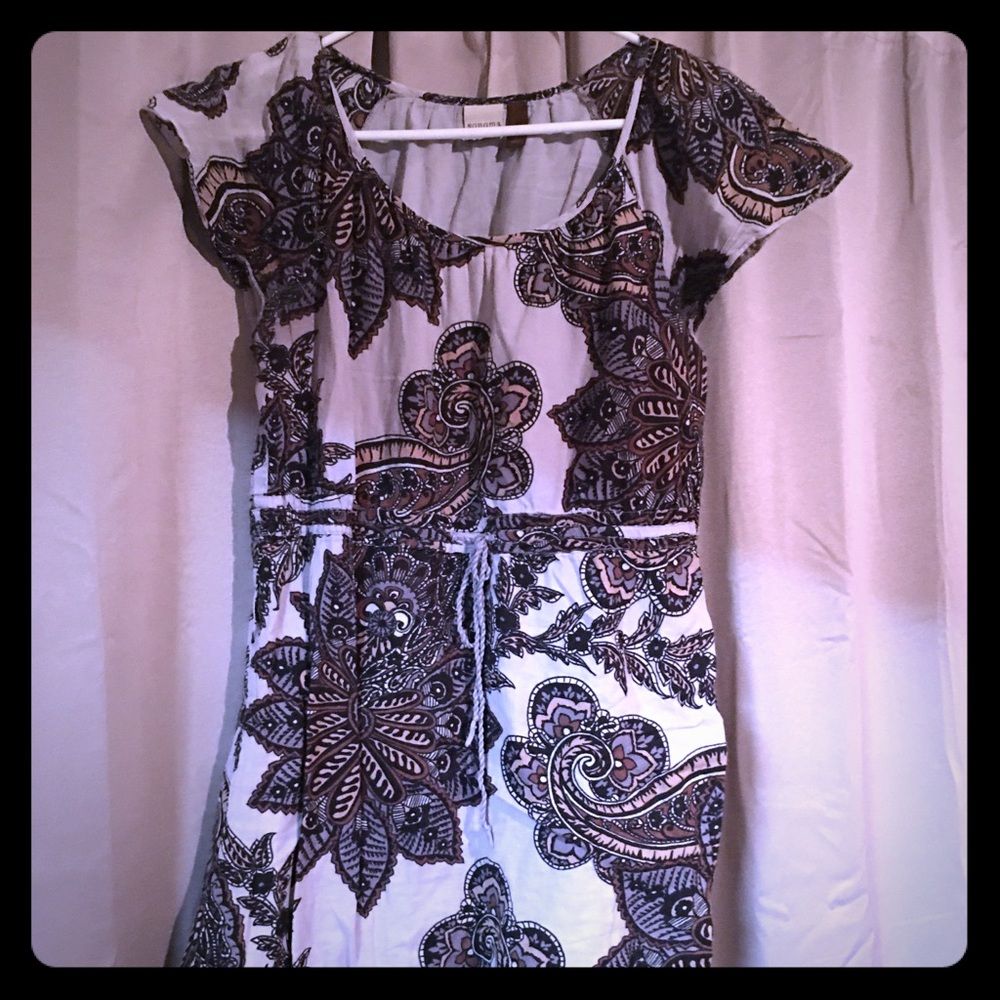 Knee length Sonoma patterned dress. Size medium